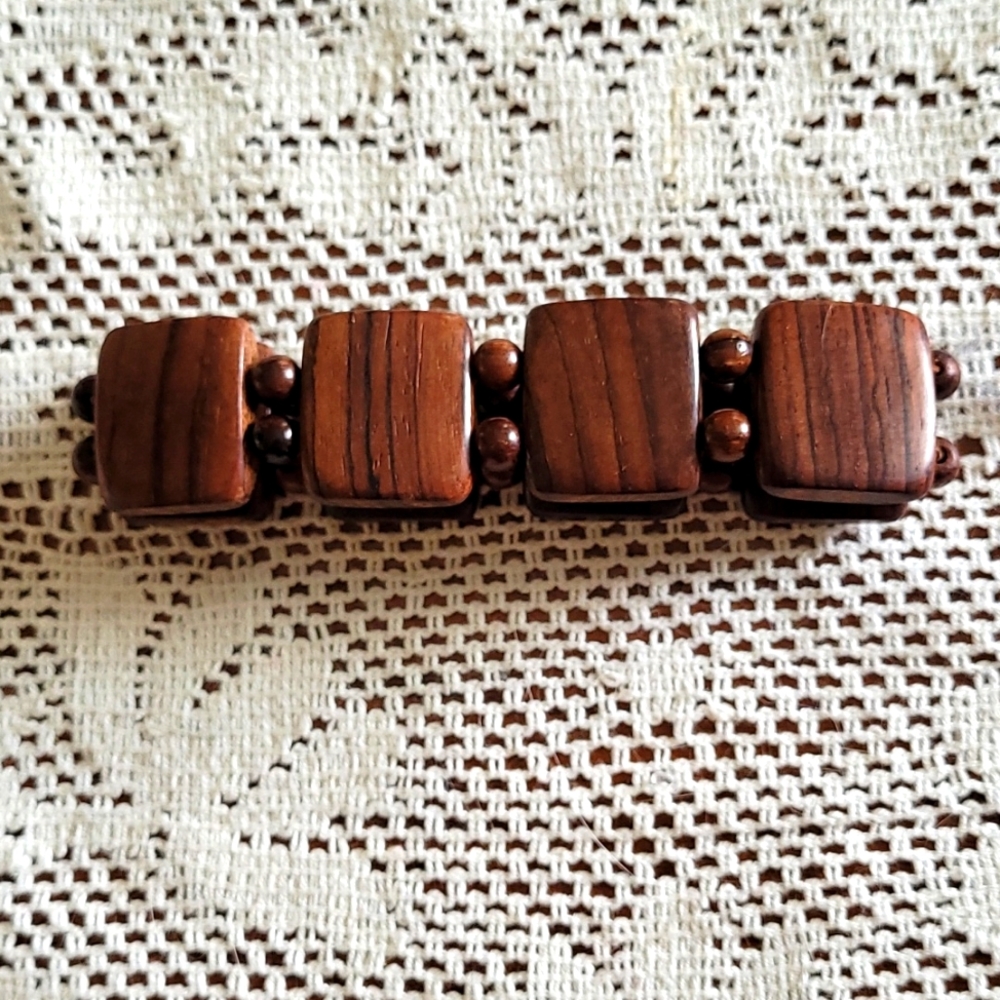 Wood beaded stretch bracelet